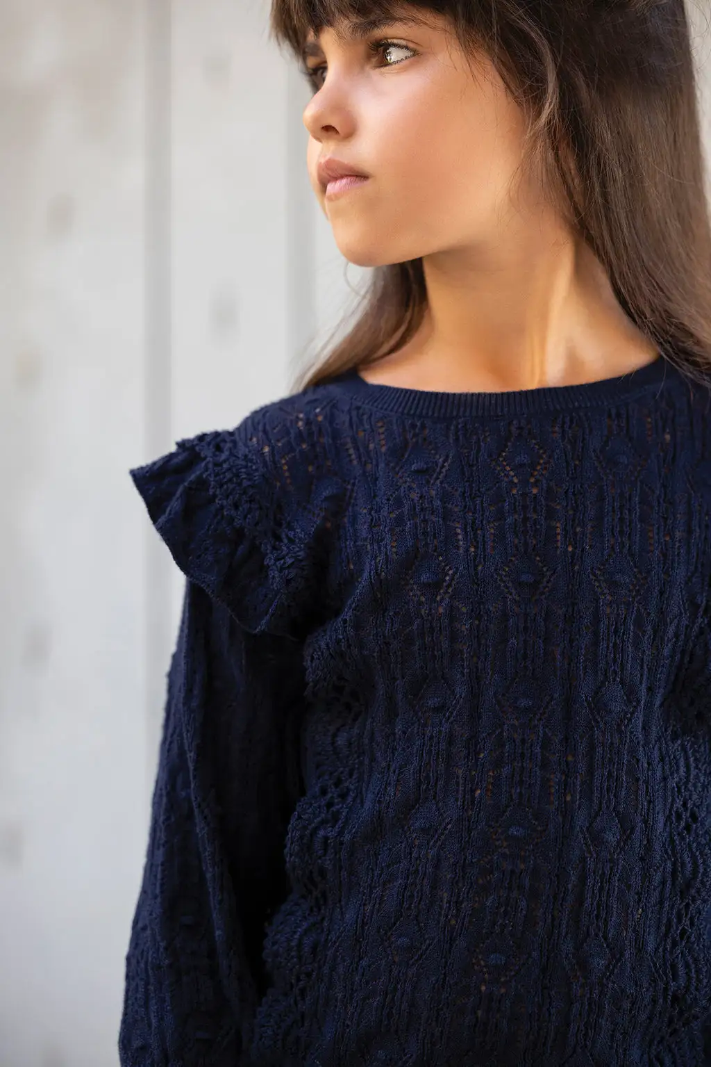 Pull bleu foncé crocheté